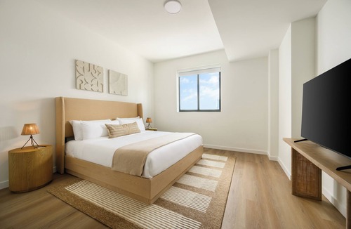 Midtown Hotel | Sleeps 20 | 3 Suites in New Luxury Hotel w/Rooftop Pool | Sense28 by AvantStay