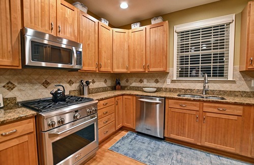 Ocean View House | Sleeps 20 - Luxurious 7 bedroom home located in the Bear Trap Dunes Community. Excellent Amenities! Indoor & Outdoor Pool, Tennis Courts, Fitness Center, Shuttle to the Beach, Clubhouse, Wifi and more!