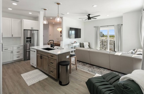 Holiday Isle House | Sleeps 24, HotTub, Pool, Steps 2 Beach, 2 Rooftop Tubs, 2 Kitchens, 2 Masters