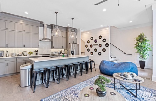 Eastwood House | *SLEEPS 24* Keep the Secret 1 *2 Units * 8BR* 8BA*Amazing Townhomes*
