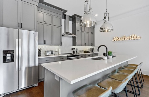 Eastwood House | * SLEEPS 24* Keep the Secret 3 - *2 Units * 8BR* 8BA * Amazing townhomes*