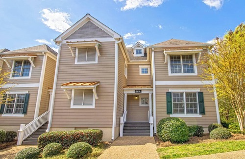 Lackey Condo | Sleeps 6 - Large 2BR Townhome, Indoor/Outdoor Pool, Golf, Close To Theme Parks!