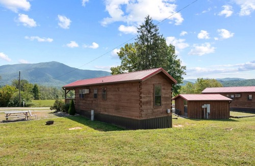 Wears Valley Apartment | Smoky Bears Den~Tiny Home