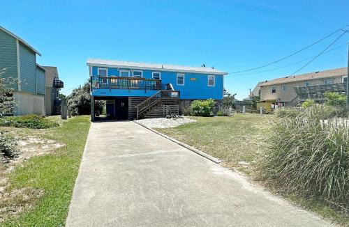 South Nags Head House | SN8646- Happy Parrot