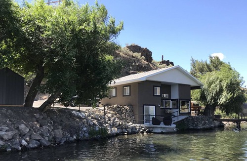 Hagerman House | Snake River Vacation Home *Steam Sauna, Private Docks, Water Slide, Outdoor Bar*