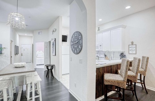 Bahama Bay House | Snowbird-Friendly First Floor Condo w Shared Pool & Hot Tub and Central AC