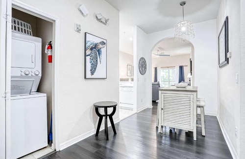 Bahama Bay House | Snowbird-Friendly First Floor Condo w Shared Pool & Hot Tub and Central AC