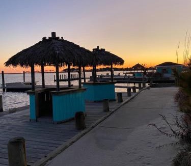 Chincoteague Hotel | Snug Harbor Marina and Resort