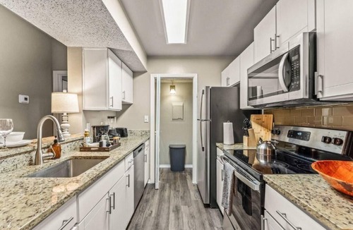 Kirkman North Apartment | Solara Apartments Spacious 2BR Apartment Sleeps 6 Pet-Friendly