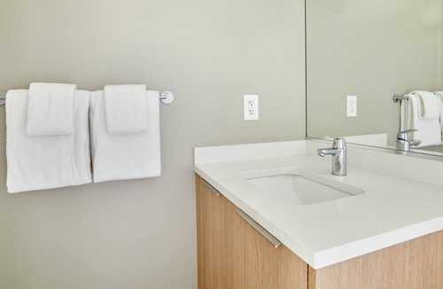 Navy Yard Apartment | Sonder Callisto | Studio Apartment