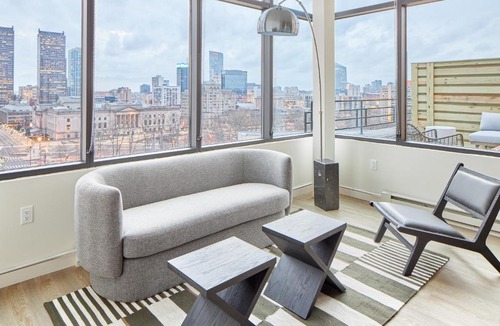 Logan Square Apartment | Sonder The Tidewater