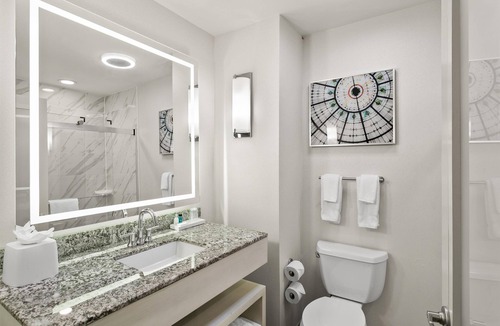 Downtown Baltimore Hotel | Sonesta Hotel Baltimore Inner Harbor