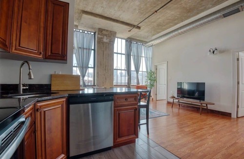 West Poplar Apartment | Sosuite | 2BR Apt w W/D, Gym, On-Site Restaurant