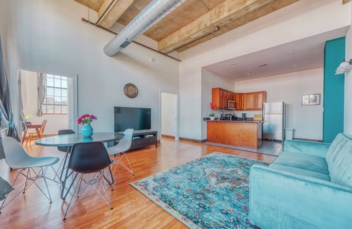 West Poplar Apartment | Sosuite at Independence Lofts - Callowhill