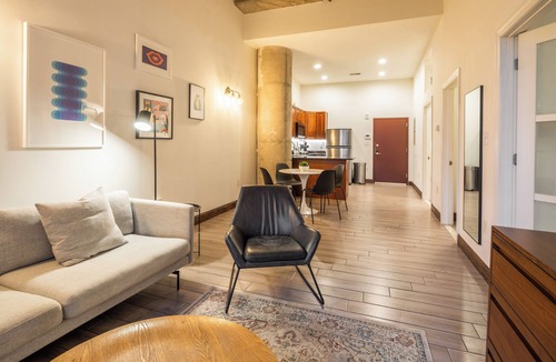 West Poplar Apartment | Sosuite at Independence Lofts - Callowhill