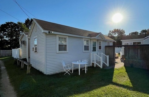 Old Lyme Cottage | Sound View Beach Getaway Cottage
