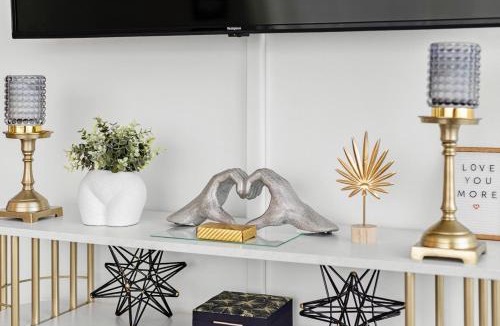 Shawmut Apartment | South End Escape Your Family's Dream Getaway