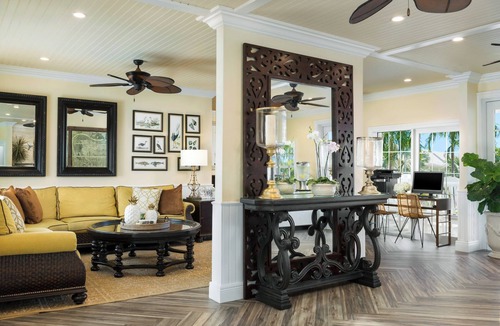 Uptown - Upper Duval Hotel | Southernmost Beach Resort, Classic 2 Queen Rooms – Beach Access & Onsite Pool