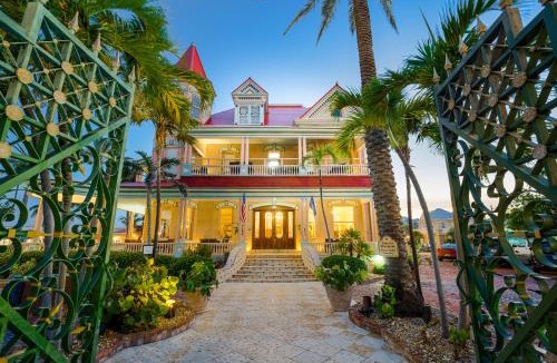 Uptown - Upper Duval Hotel | Southernmost House - Adult Exclusive
