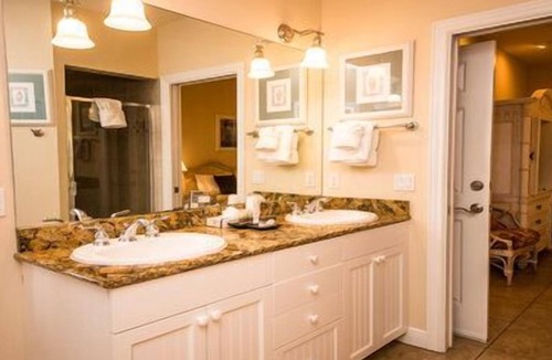 Bradenton Beach Hotel | Spacious 2BR condo. Perfect for family gatherings