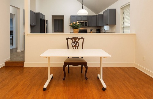 Stone Mountain House | Spacious, 3-bedrooms, WiFi, exterior security camera, Stone Mountain Park nearby