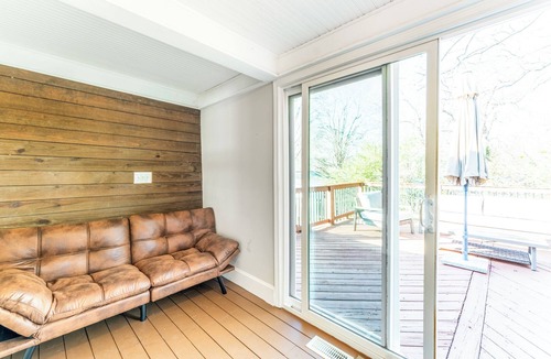Winston - Salem House | Spacious 4-bedroom house with WiFi, AC in welcoming Winston-Salem, Ardmore