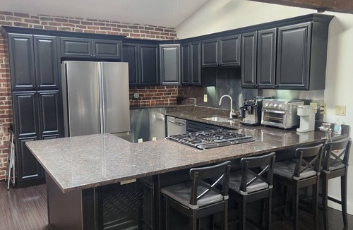 Fox Point Apartment | Spacious 4-bedroom riverfront loft apartment