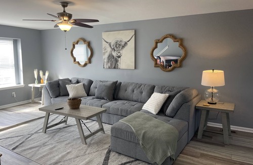 Middletown House | Spacious 4 Bedroom Townhouse- Location, Location!