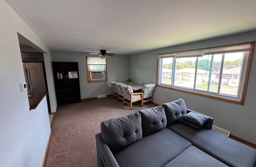 Cheektowaga Apartment | Spacious 4-bedroom apartment in cool Cheektowaga with AC