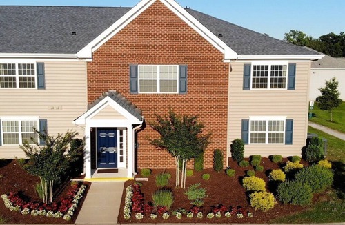 Williamsburg Apartment | Spacious 4 BR | The Colonies At Williamsburg