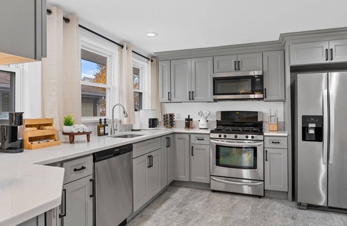 Assembly Square Apartment | Spacious 4BR2BA with 4 Private Parking spots! Near Boston Harvard MIT Tufts