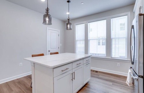 Groveton House | Spacious 5-bedroom townhome in marvelous Alexandria