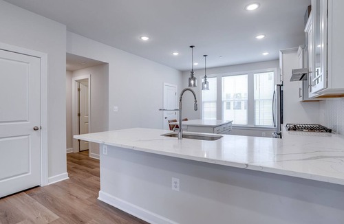 Groveton House | Spacious 5-bedroom townhome in marvelous Alexandria