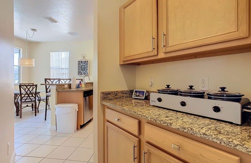 Calabay Parc Villa | Spacious 5BR Home w/Private Pool+Spa in Scenic Davenport Location