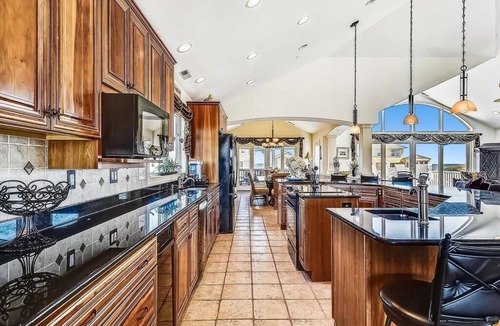 Maison Sur-Mer House | Spacious 5BR House near Fenwick Beach