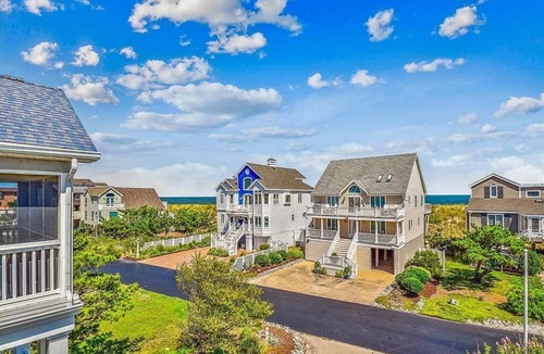 Maison Sur-Mer House | Spacious 5BR House near Fenwick Beach