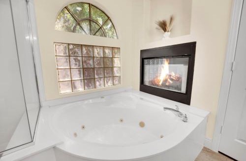 Silverado Ranch House | Spacious 6-bedroom house in Las Vegas