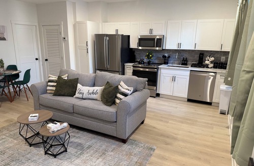 Downtown Baltimore House | Spacious 7-bedroom house in quaint Baltimore with AC