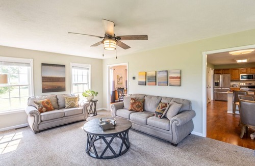 Etlan House | Spacious, Beautiful, Quiet Home with Amazing Old Rag Views