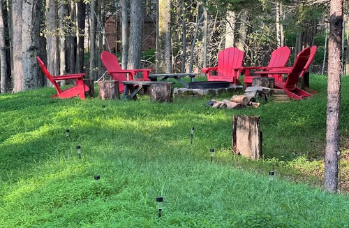 Locust Lake Village Cabin | Spacious Cabin/Hottub/firepit/Gameroom/Ski Hill/in locust lake