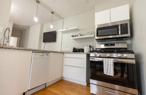 Allston Apartment | Spacious City Retreat, 3BR