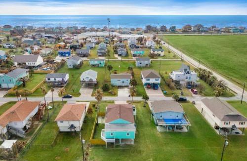 Jamaica Beach House | Spacious coastal haven, minutes from beach