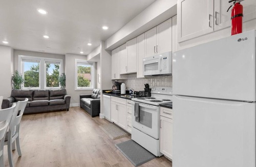 Kingman Park Hotel | Spacious District Dwelling+6Bed+4Bath+Well Located