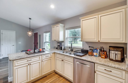 Candler House | Spacious Getaway in Ocala with Hot tub, Pool and near Silver Springs State Park!