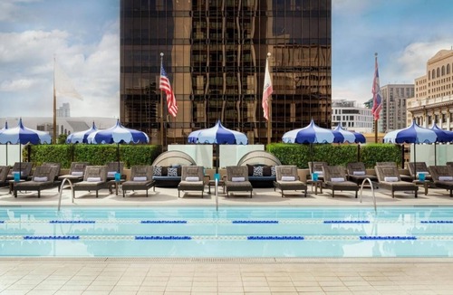 East Village Hotel | Spacious Guest Room Near Zoo – 3 Miles Away | Valet Parking Available