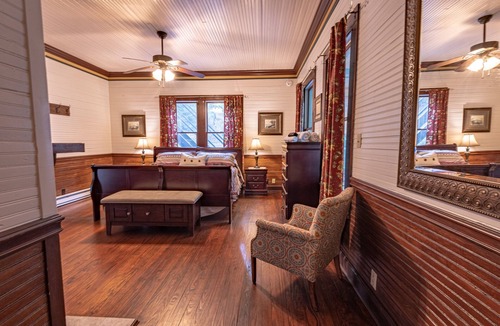 Mars Hill House | Spacious Historic Estate Home Ideal for Families & Groups