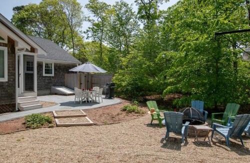 Brewster House | Spacious Home by Beach Dog Welcome