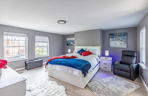 South Oakland House | Spacious Home with Porch Sleeps 6 Near Pitt and UPMC