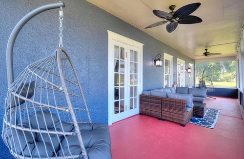 Lake Hamilton House | Spacious Lakefront 5BR home, Near Disney, Legoland