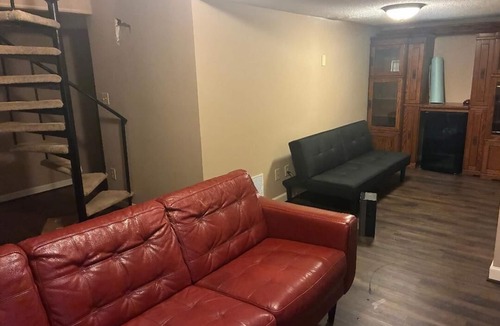 Winston - Salem House | Spacious mountain style home with jacuzzi tub. Sleeps 1-12 comfortably. Dogs ok.